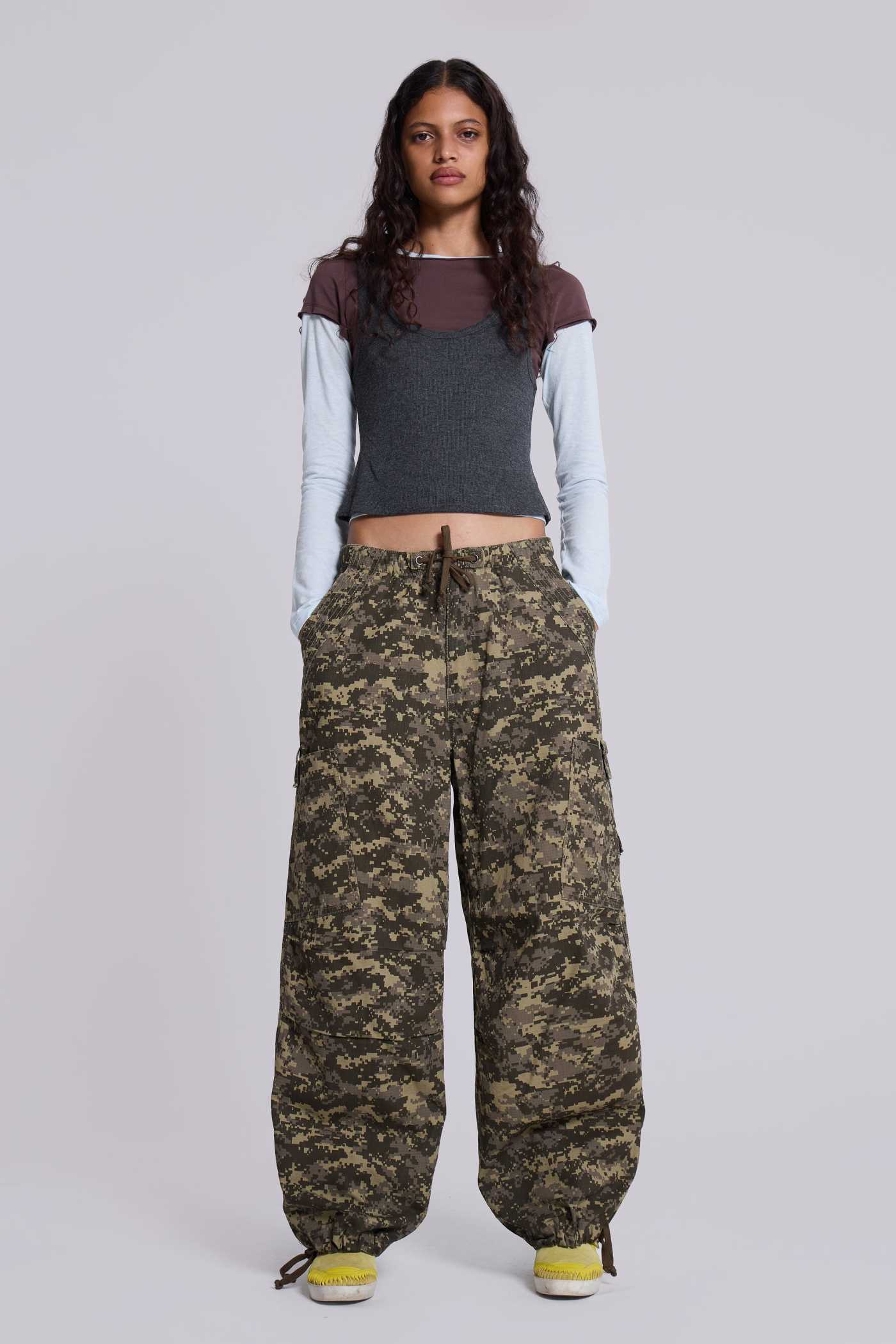 パンツ RADIANT parachute camouflage cargo pants Women Parachute Camo Cargo Pants Trendy Y2K Teen Girls High