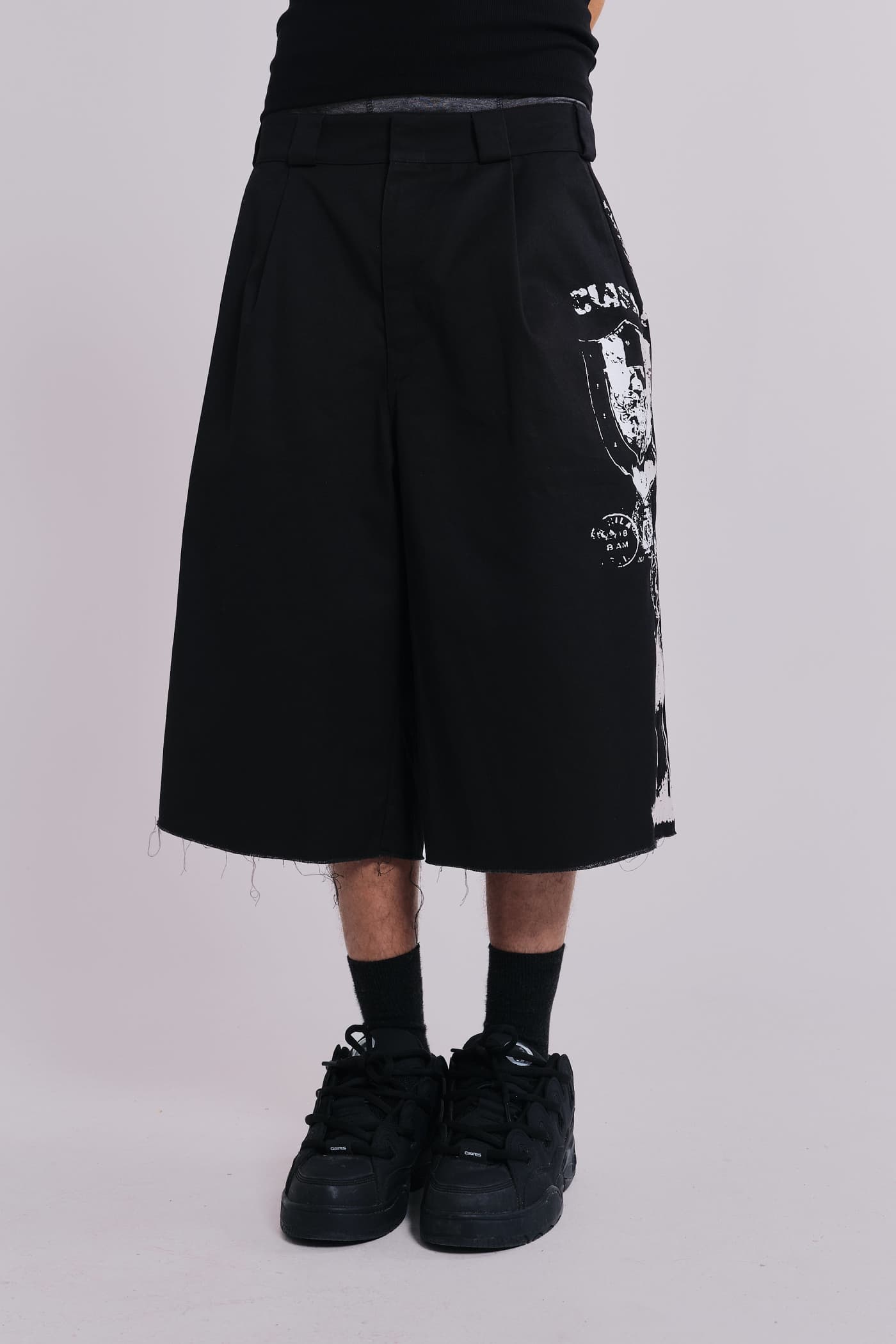 JADED LONDON Black Printed Goliath スラックスショートパンツ Black Printed XL Goliath Shorts | Jaded London | Clothing
