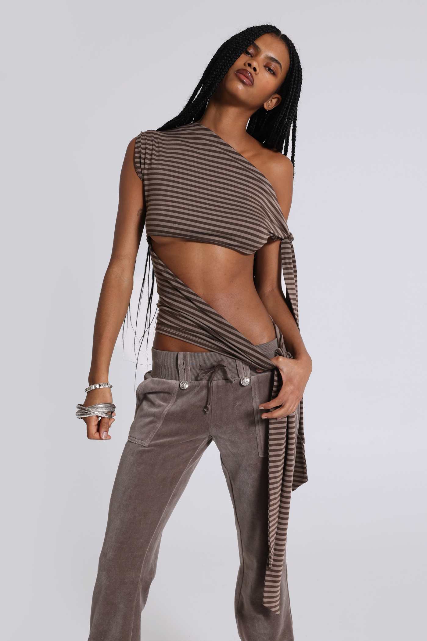 Mena Asymmetric Top in Brown