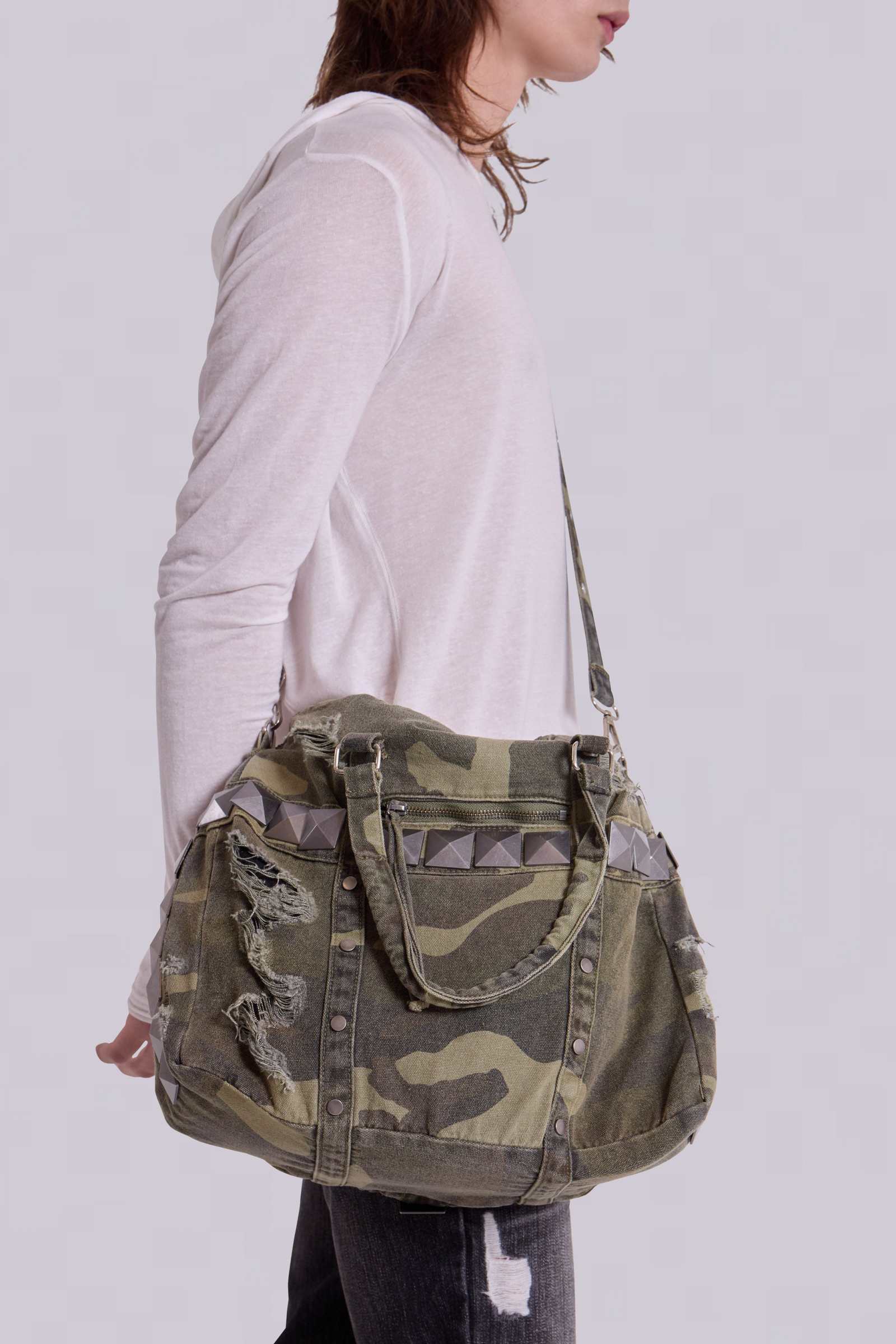 【JADED LONDON】送料関税込み Trinity Camo Studded バッグ Trinity Camo Studded Bag | Jaded London | Clothing