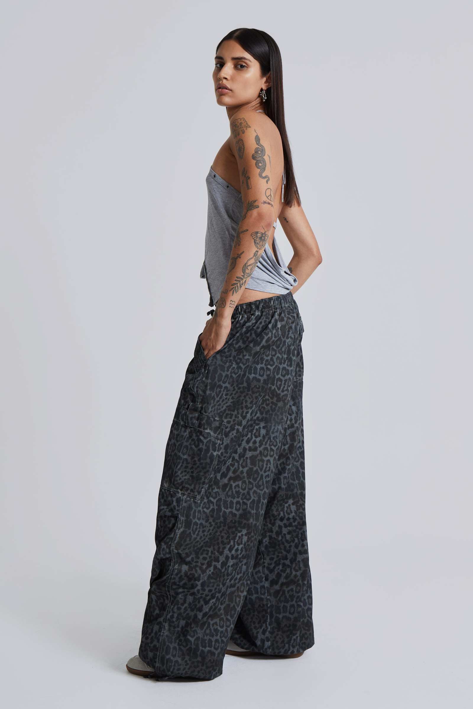 MAX80%OFF／セール開催中 Charcoal Leopard Clothing | London Jaded | Pants Parachute パンツ