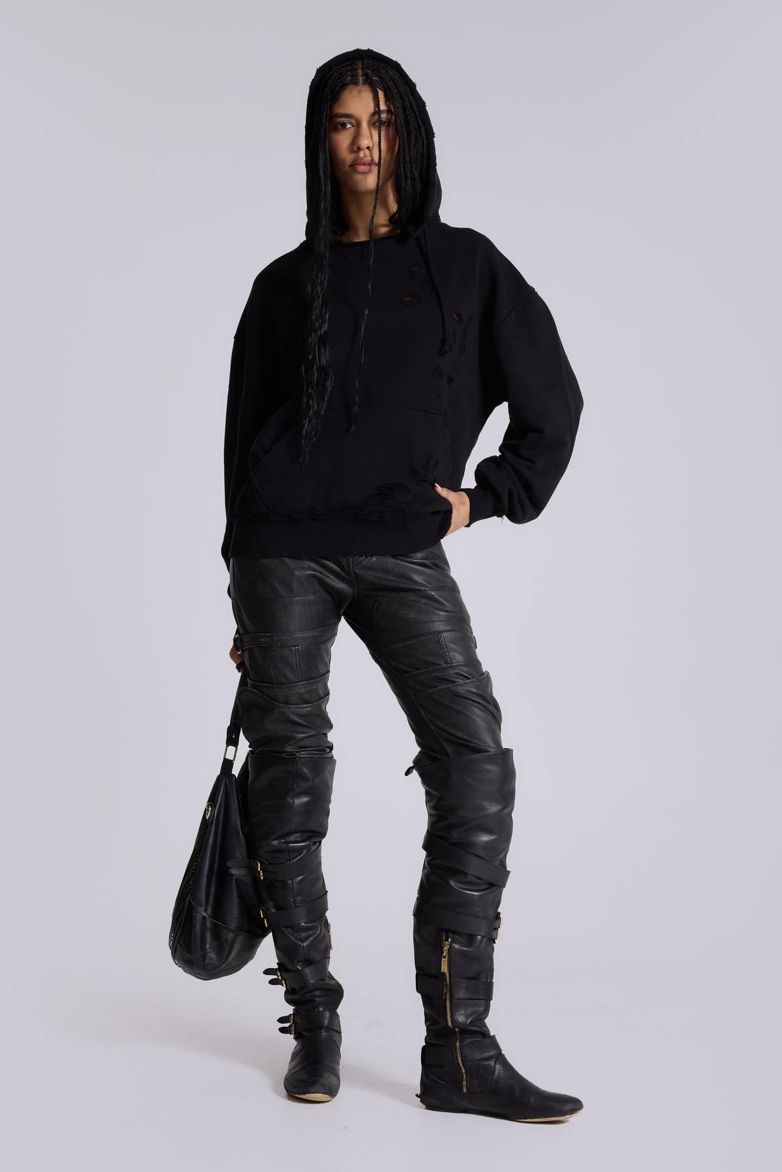 Pullover Bitten Hoodie in Black