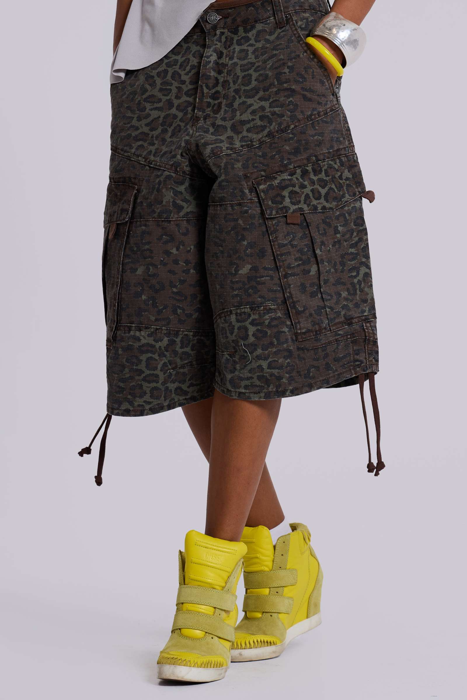 ◆関送込◆JADED LONDON◆Charcoal Leopard Cadet Baggy Shorts Shop Charcoal Leopard Cadet Baggy Shorts | Jaded London