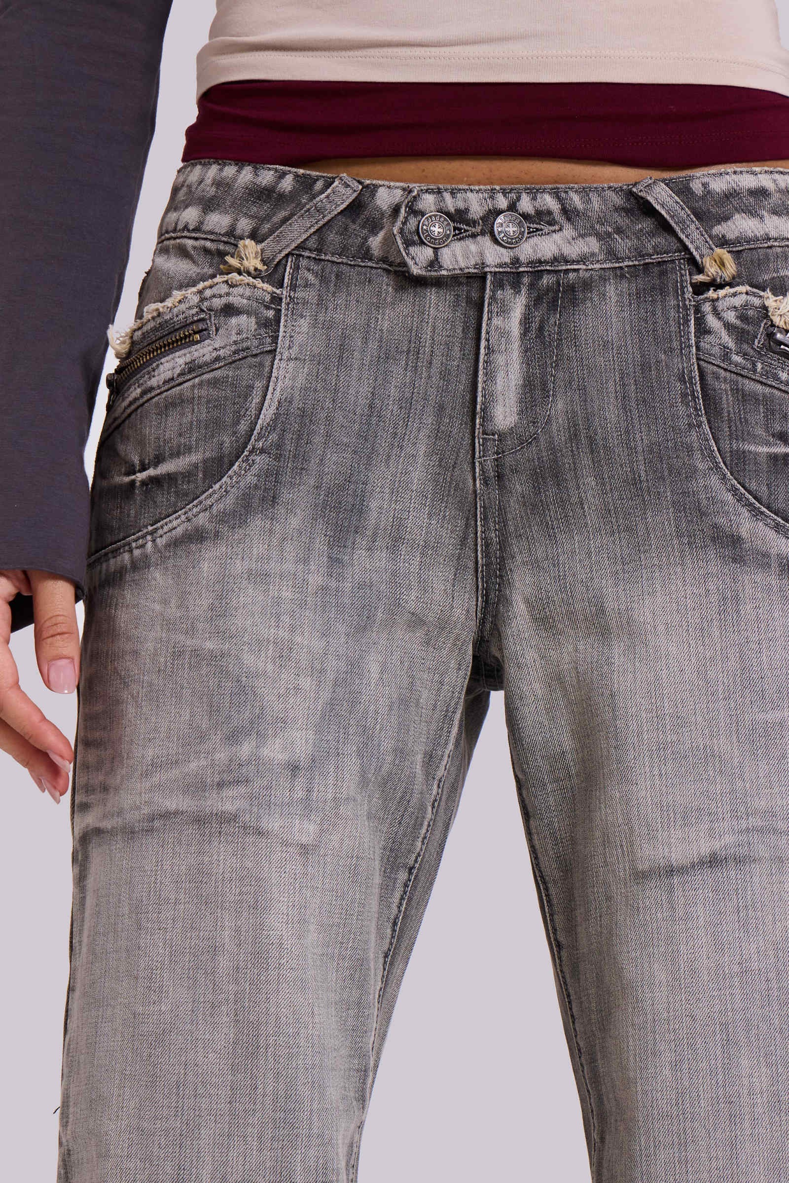 Hunter Loose Straight Leg Jeans in Grey Wash
