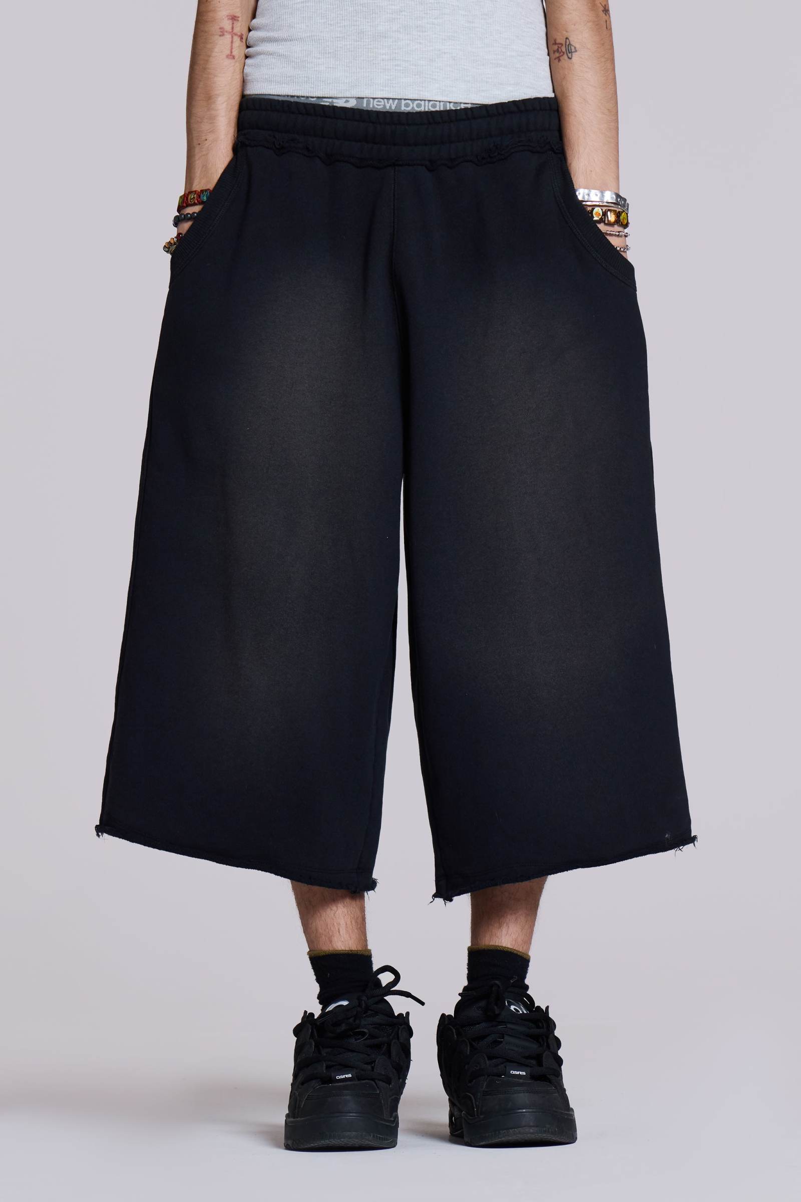 Monster 3/4 Washed Black Shorts