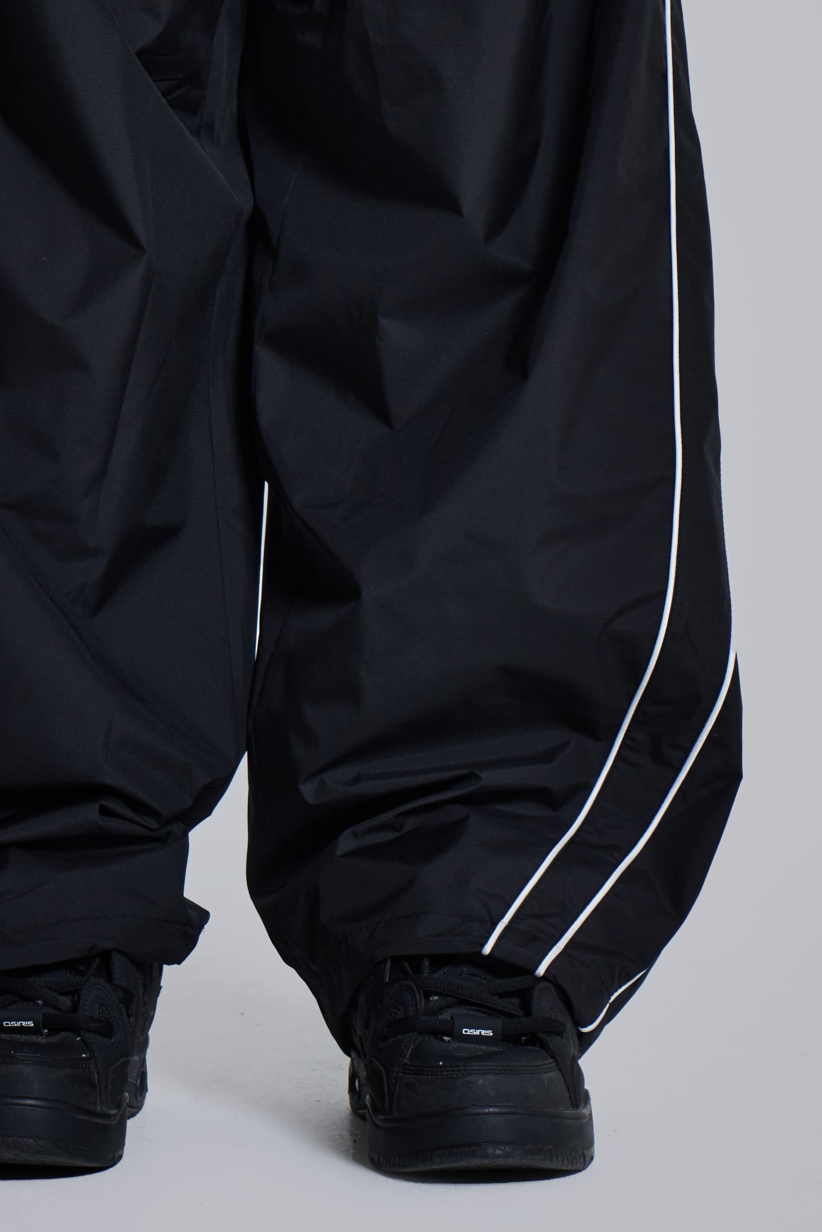 Black LDN Vapor Joggers
