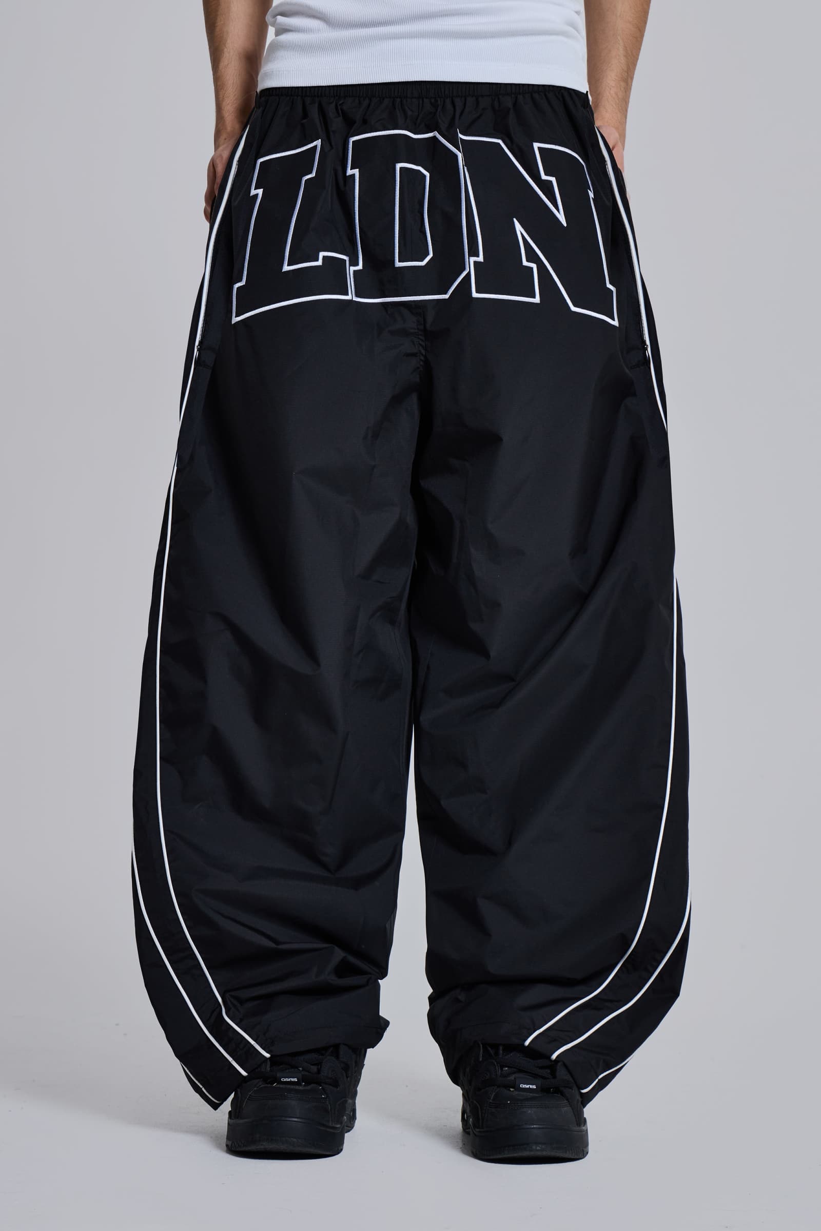 Black LDN Vapor Joggers
