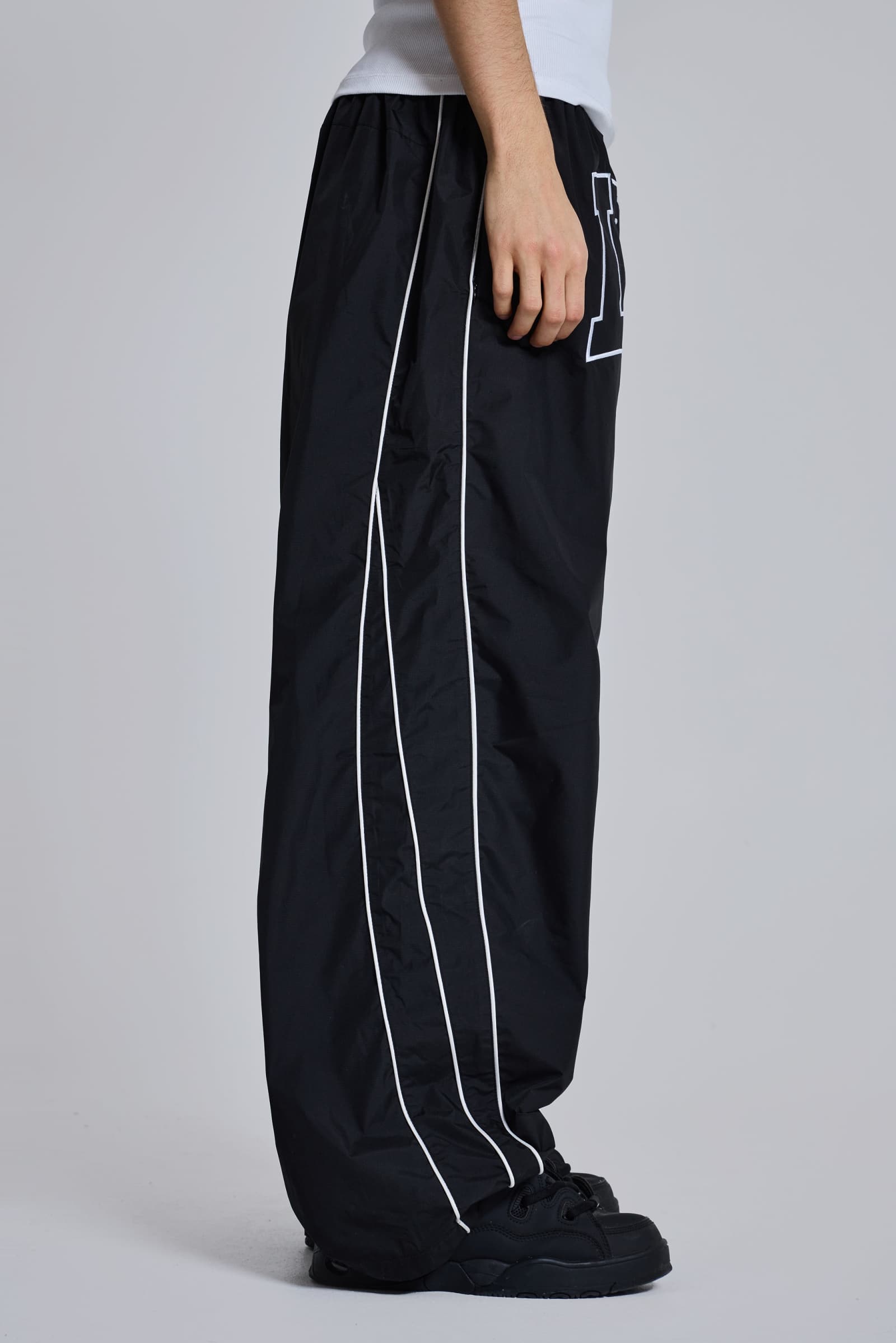 Black LDN Vapor Joggers