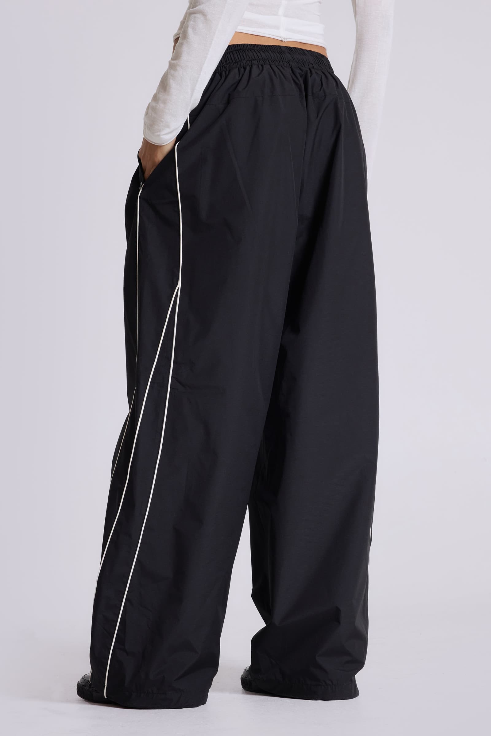 Black LDN Vapor Joggers
