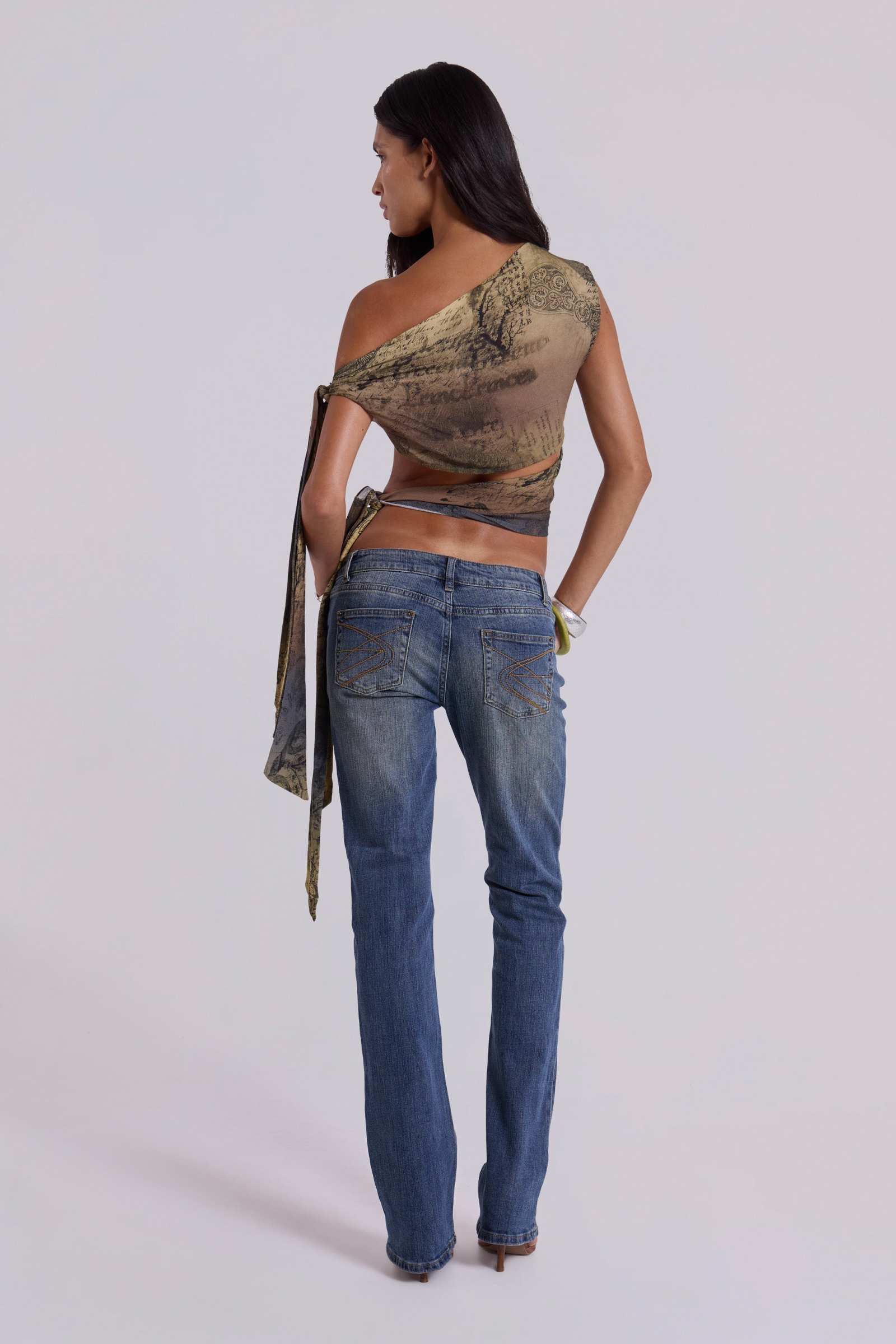 Cassia Cooper Bootcut Jeans in Mid Blue
