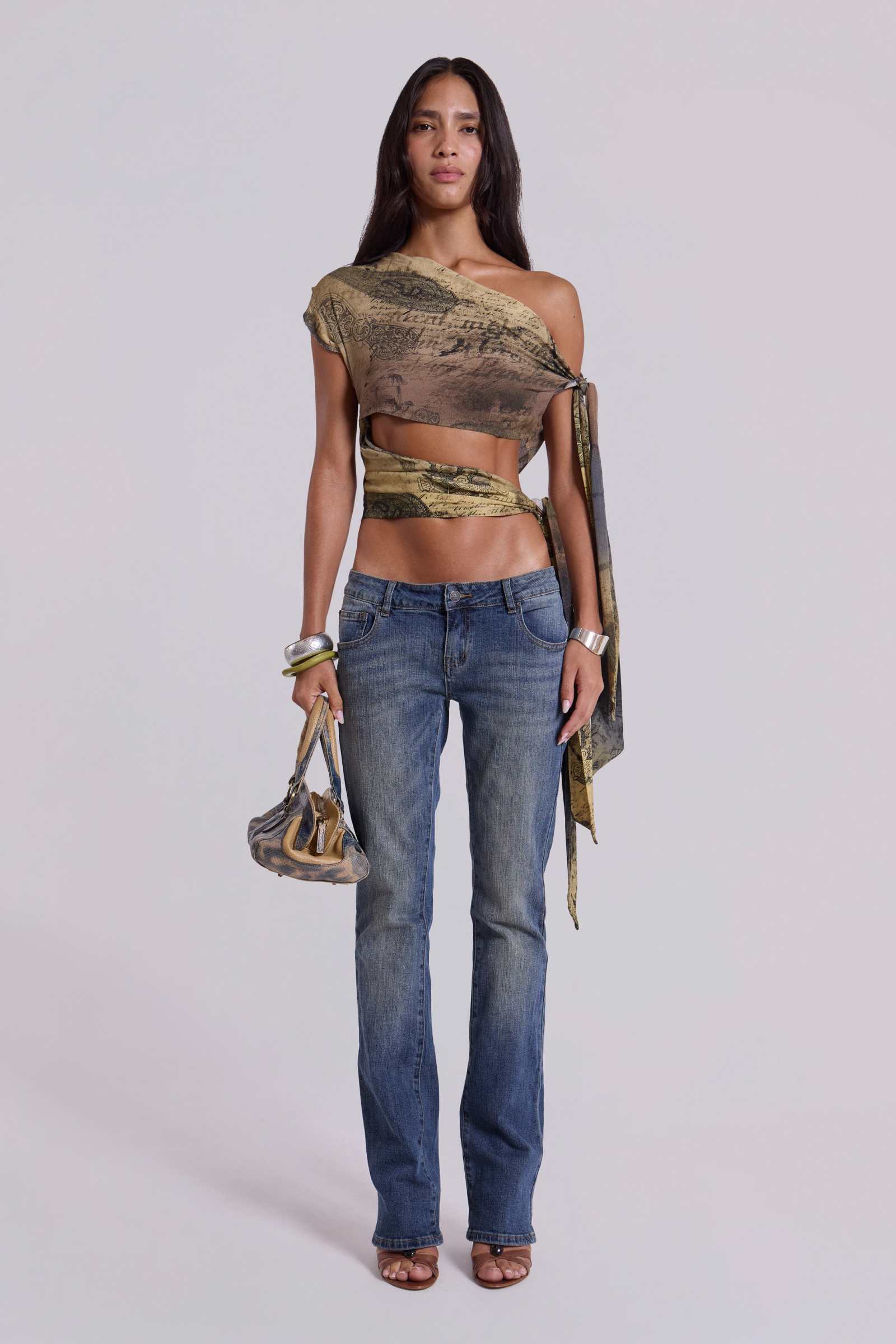 Cassia Cooper Bootcut Jeans in Mid Blue