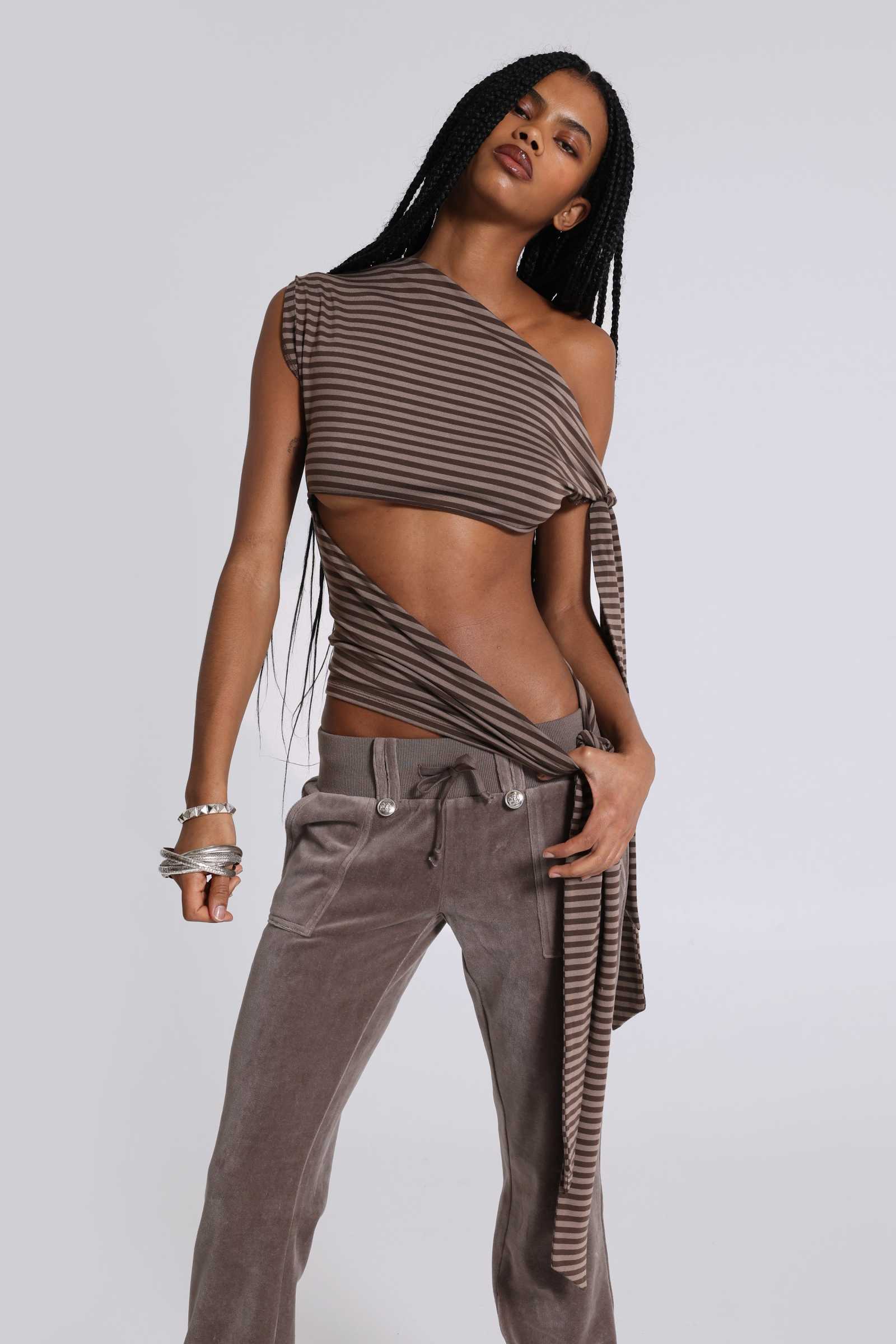 Mena Asymmetric Top in Brown