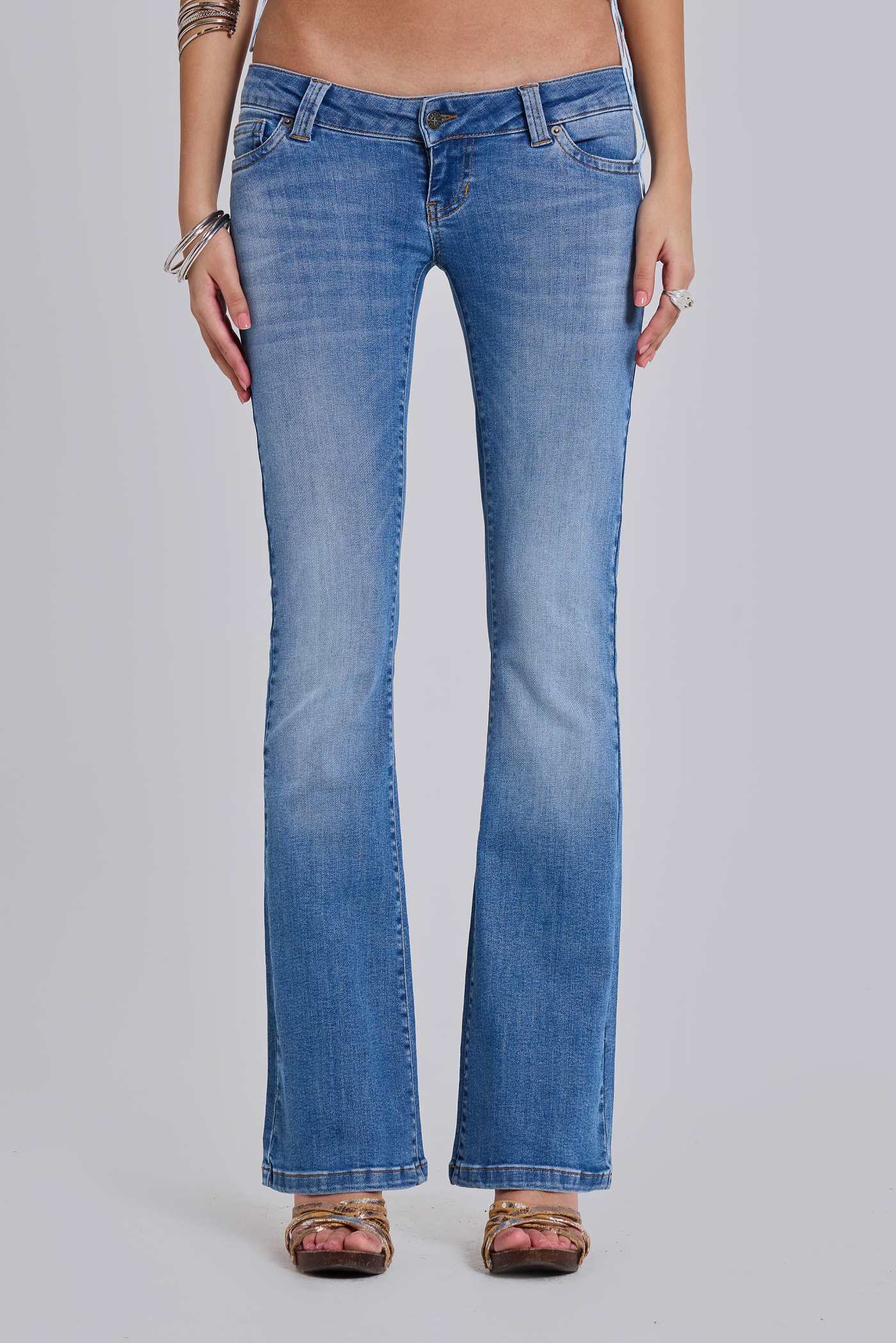 Kelsey Low Rise Slim Fit  Bootcut Jeans in Mid Wash