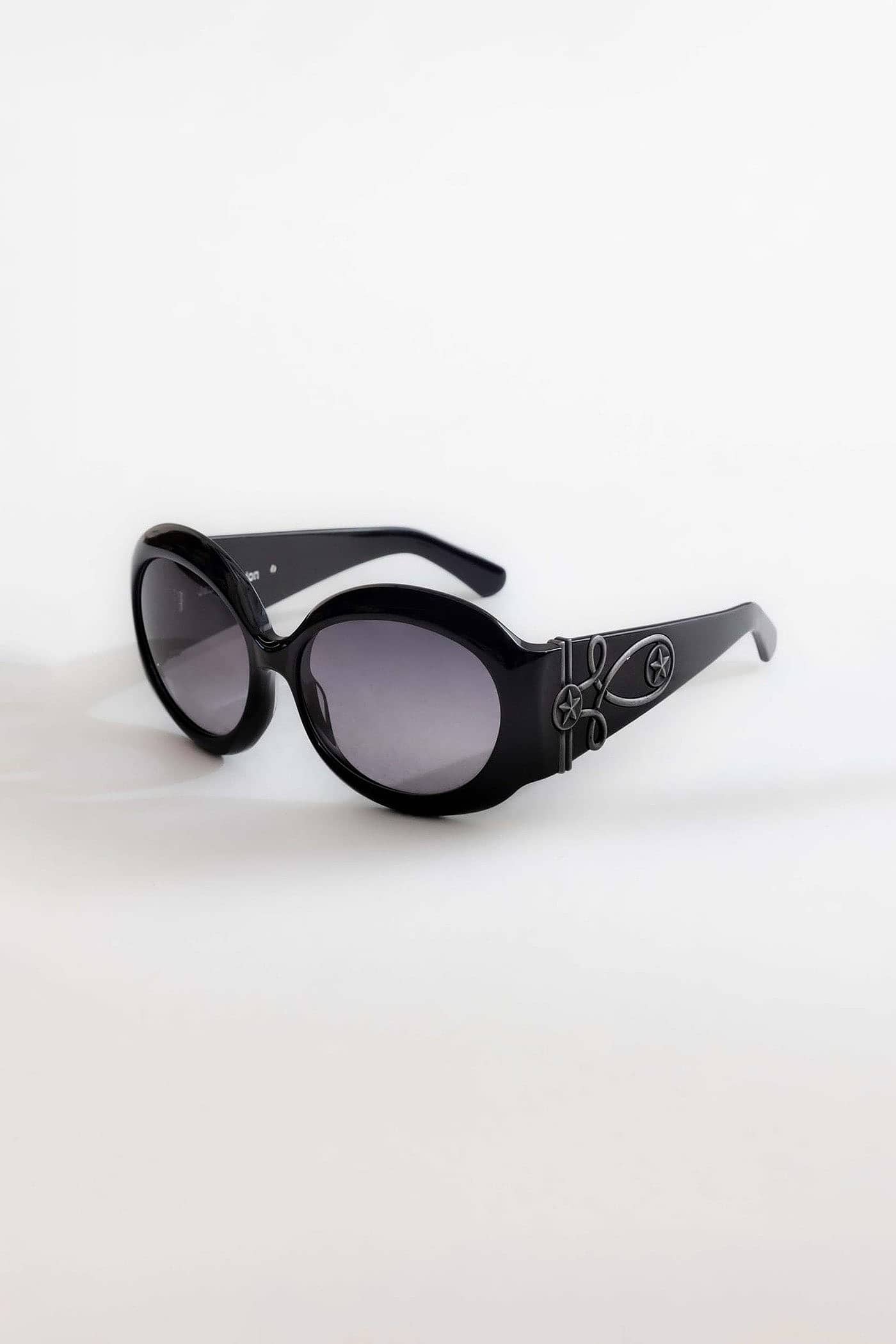 Majorette Oversized Round Sunglasses in Black