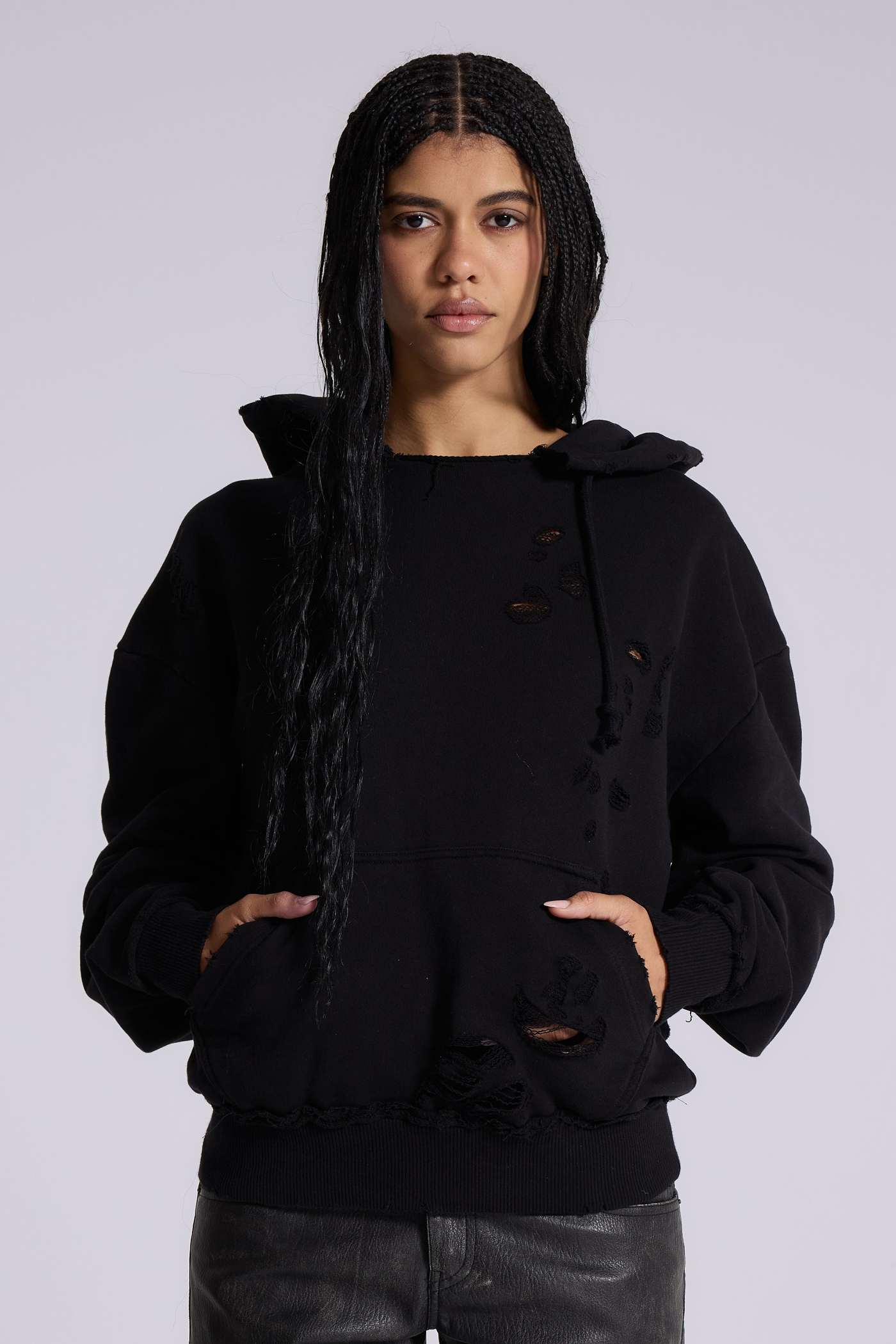Pullover Bitten Hoodie in Black