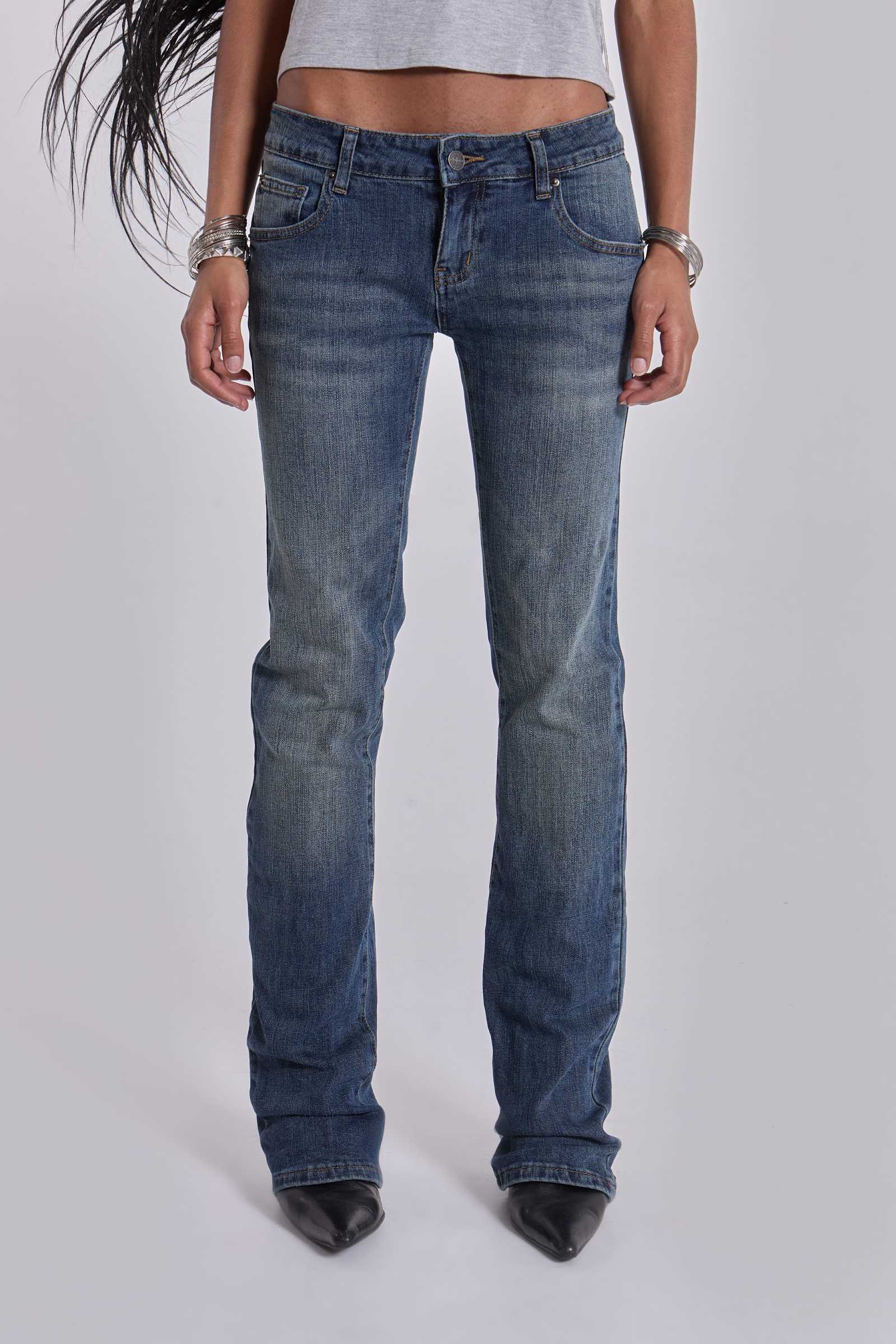 Cooper Bootcut Jeans in Mid Blue
