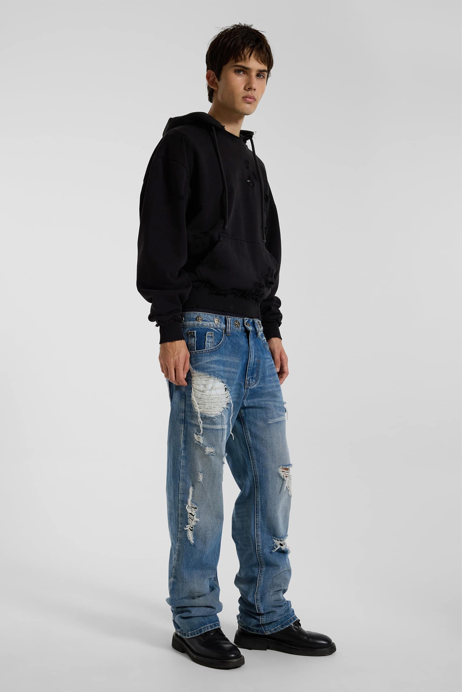 Pullover Bitten Hoodie in Black