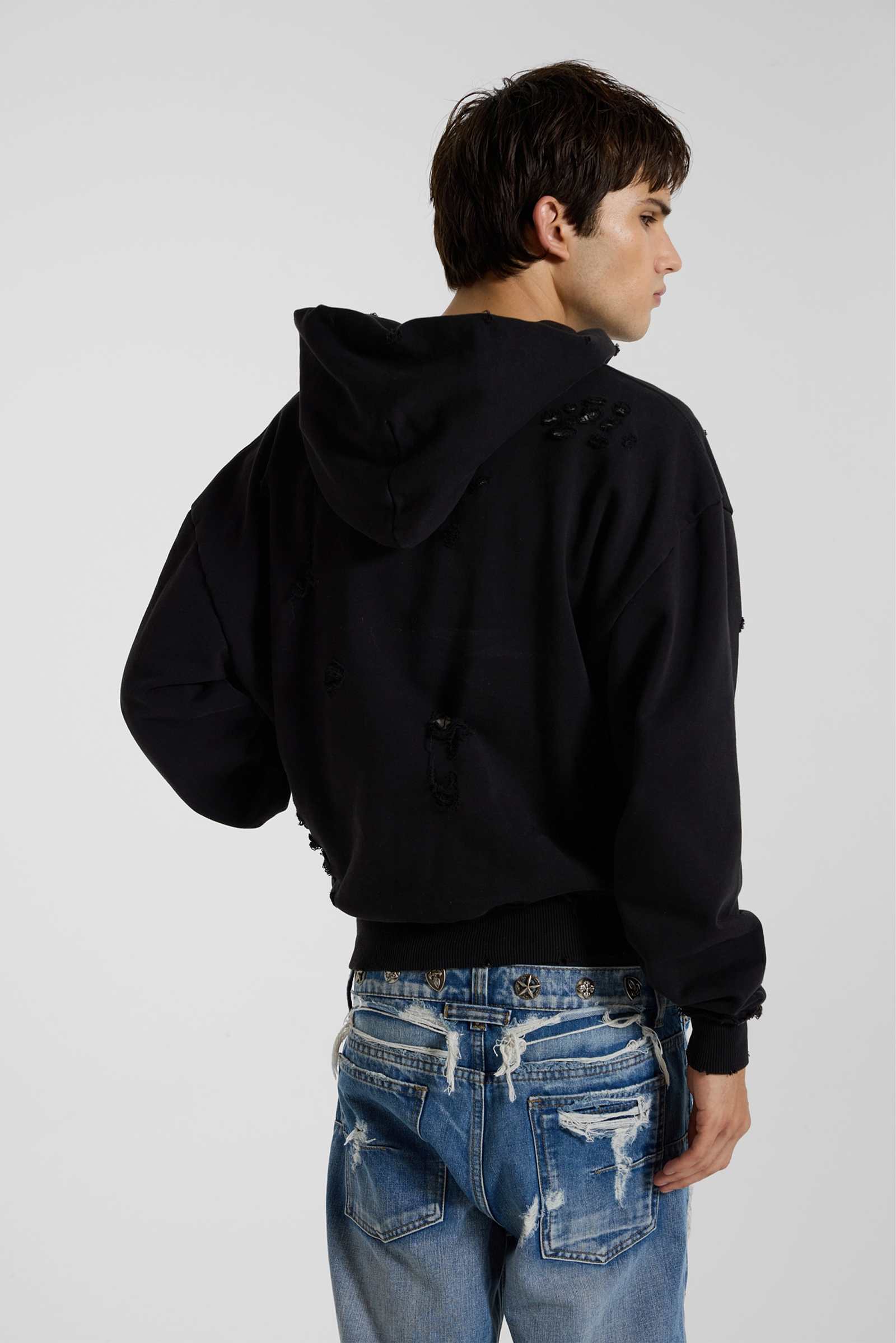 Pullover Bitten Hoodie in Black