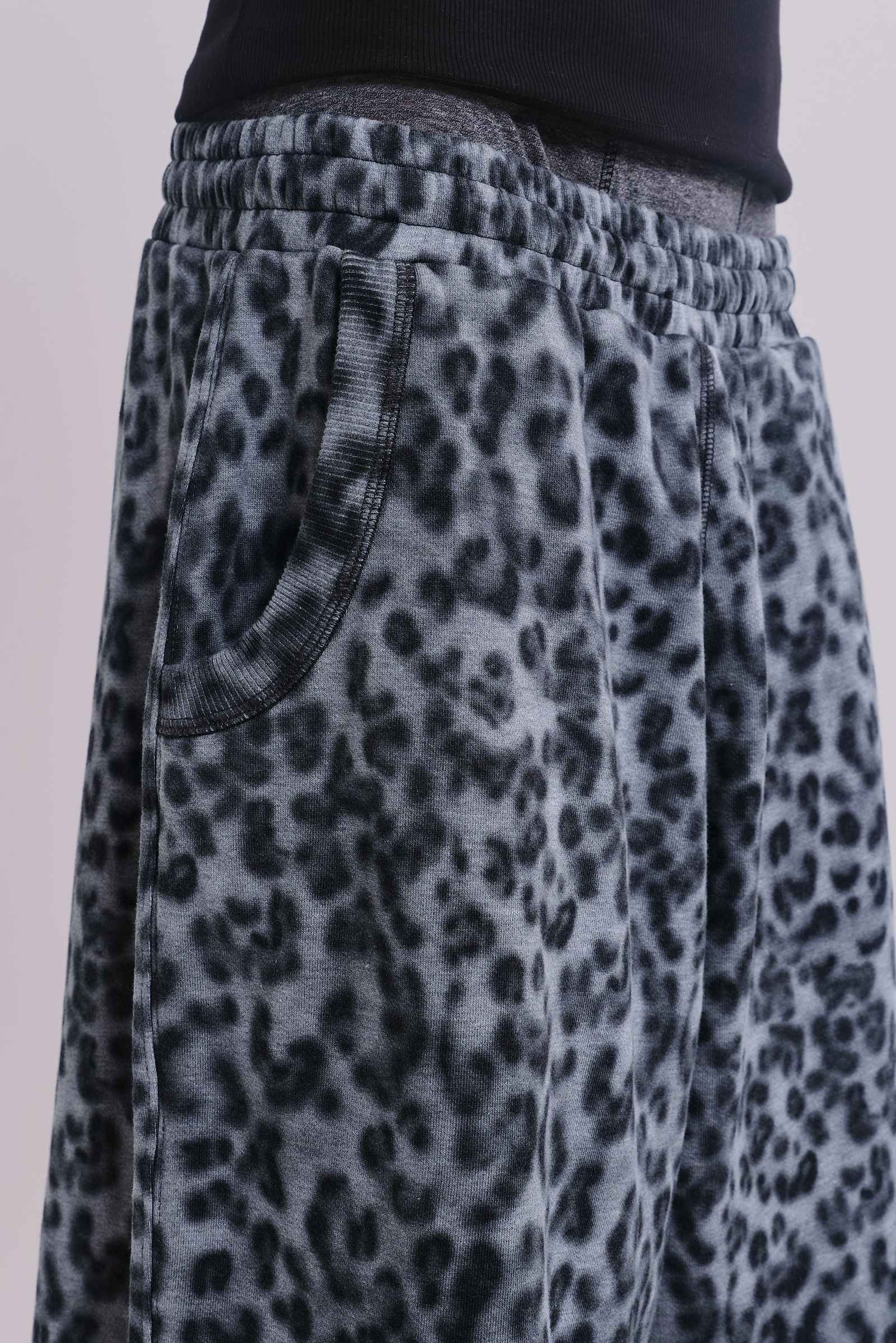 Airbrush Grey Leopard Monster Shorts
