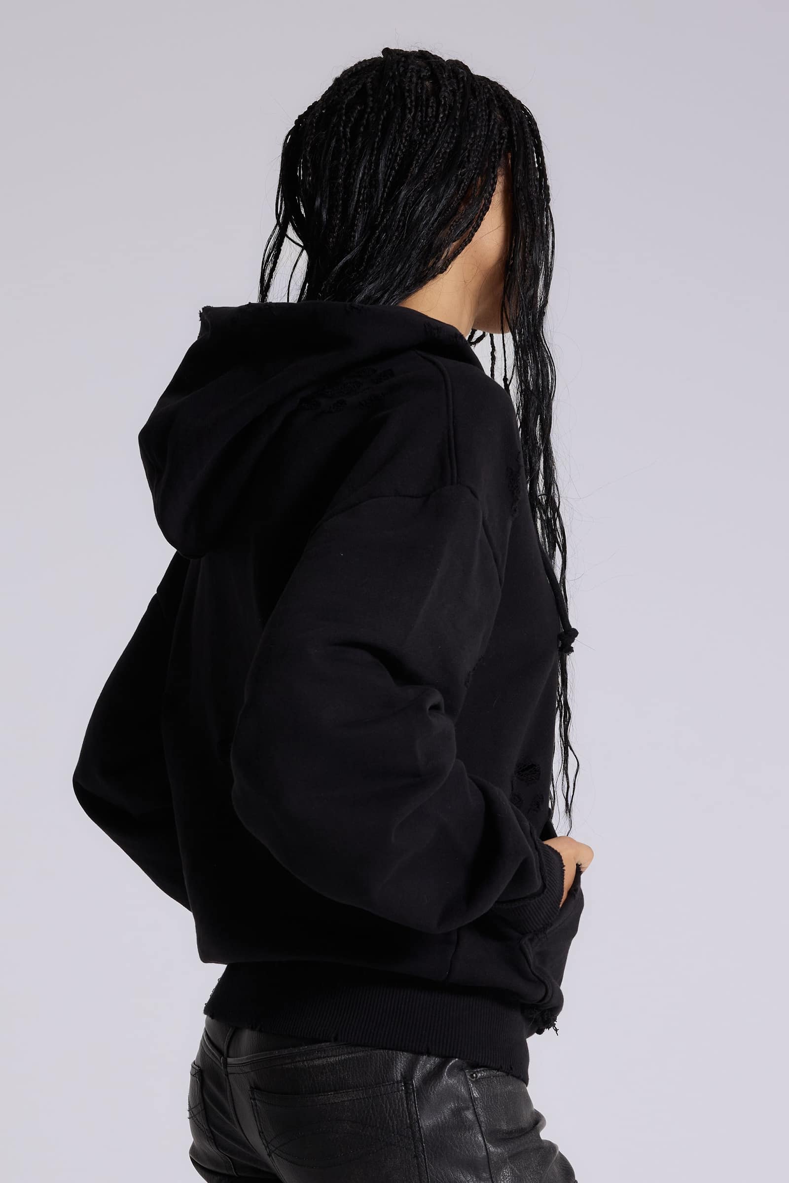 Pullover Bitten Hoodie in Black