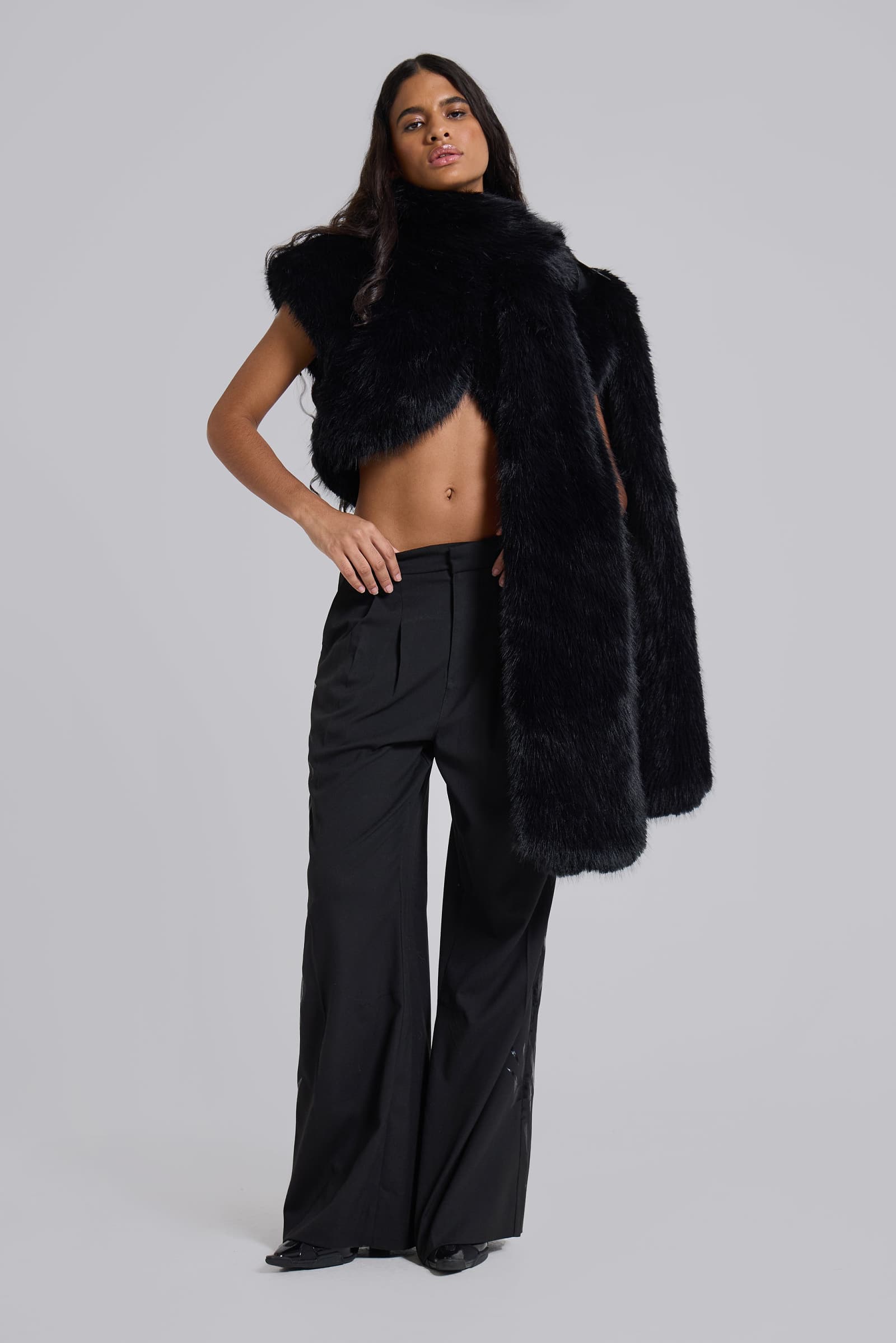 Saskia 2-in-1 Faux Fur Shrug in Black
