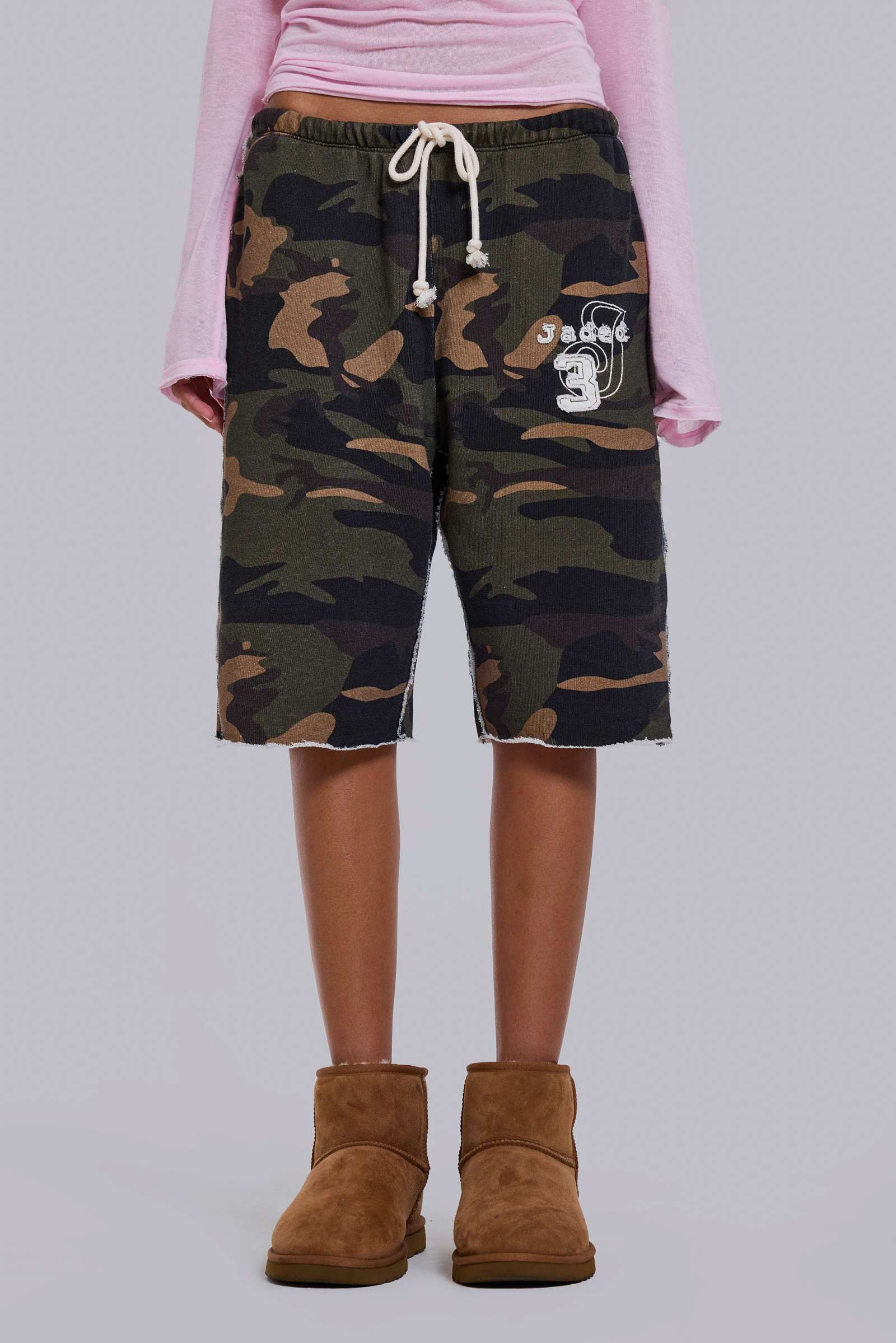 Cleo Slouchy Jogger Shorts in Camo