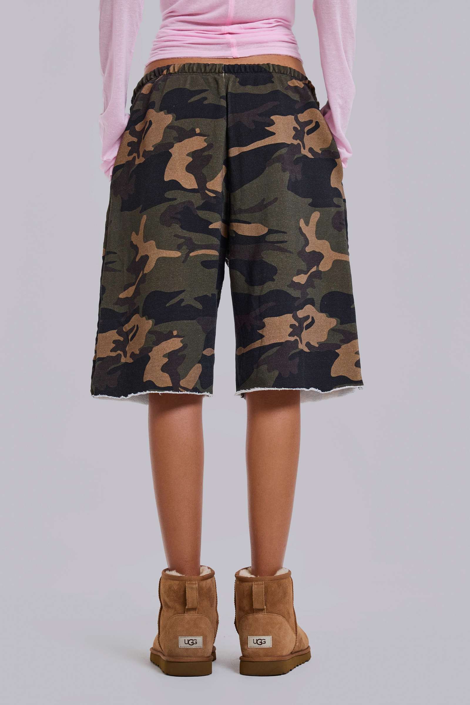 Cleo Slouchy Jogger Shorts in Camo