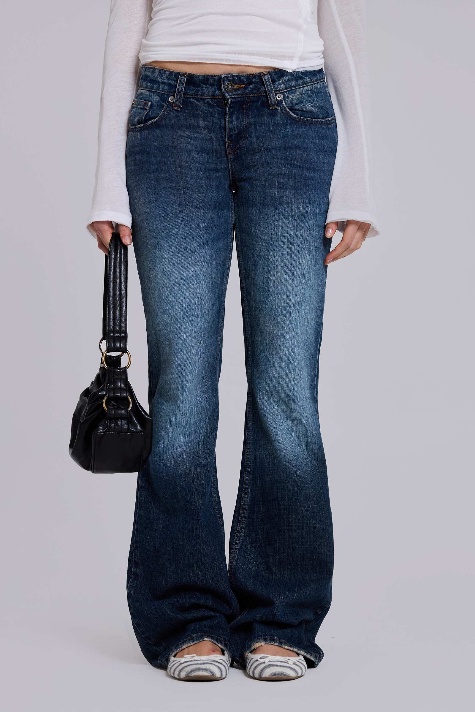 Leni Low Rise Flare Jeans in Mid Blue