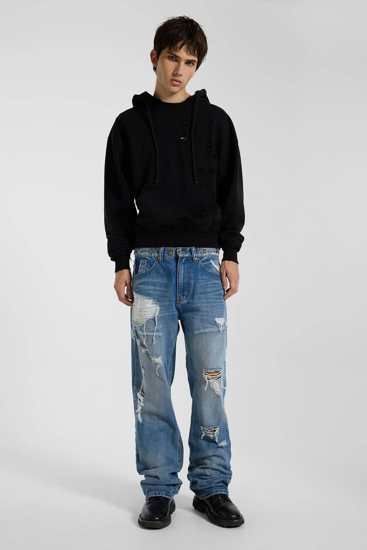 Pullover Bitten Hoodie in Black – view 21