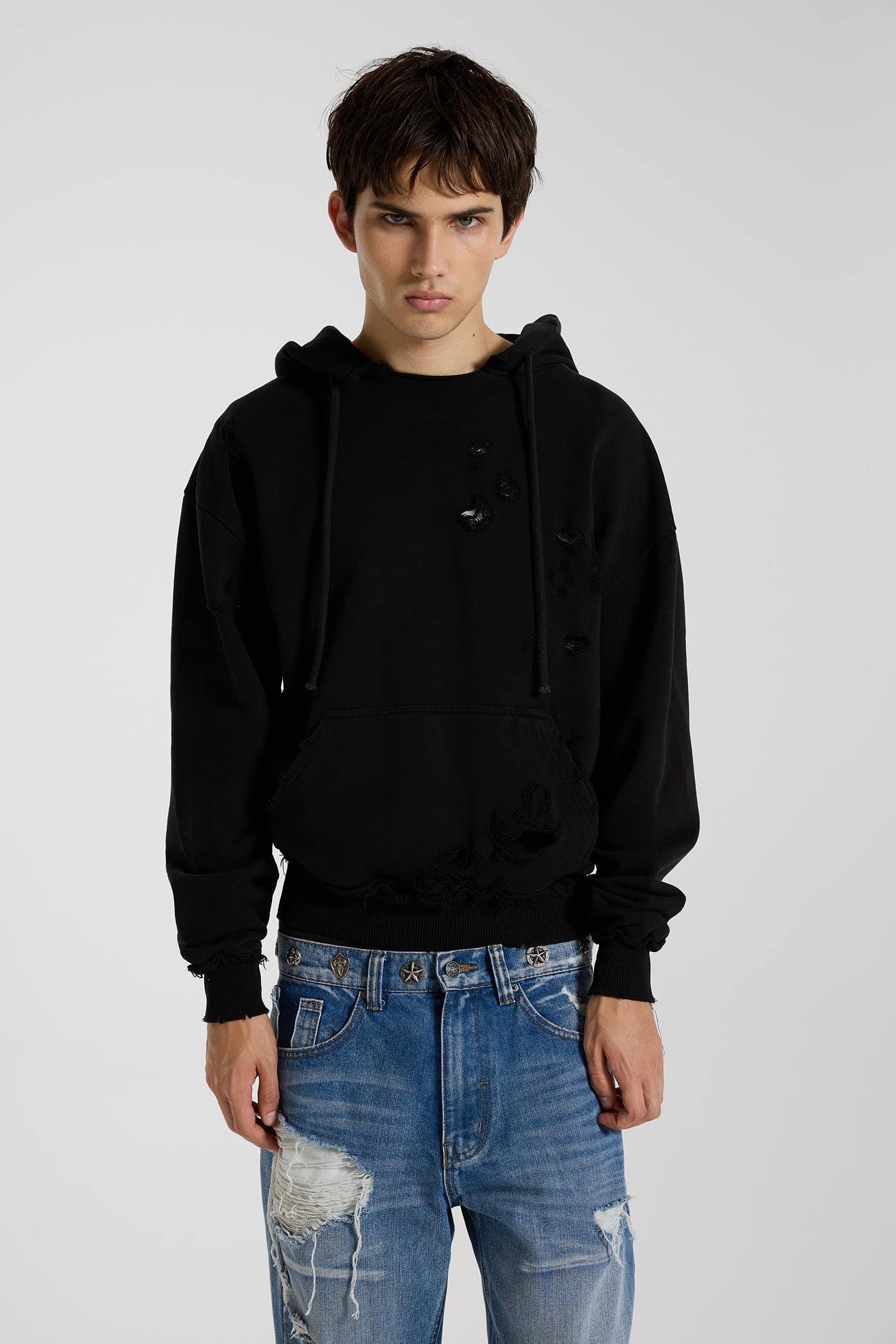 Pullover Bitten Hoodie in Black – view 17